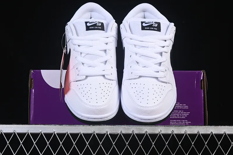 All Categories Nk SB Dunk Series Nk SB Dunk Low Low-top sneakers Nike SB Dunk Low Classic white and black Low-top casual sneakers HF3704-100